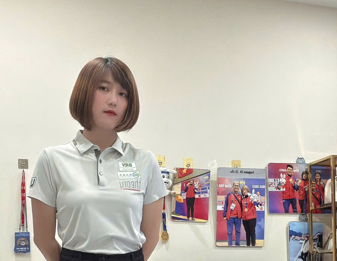 Vận động viên billiards mặc polo NorthStar