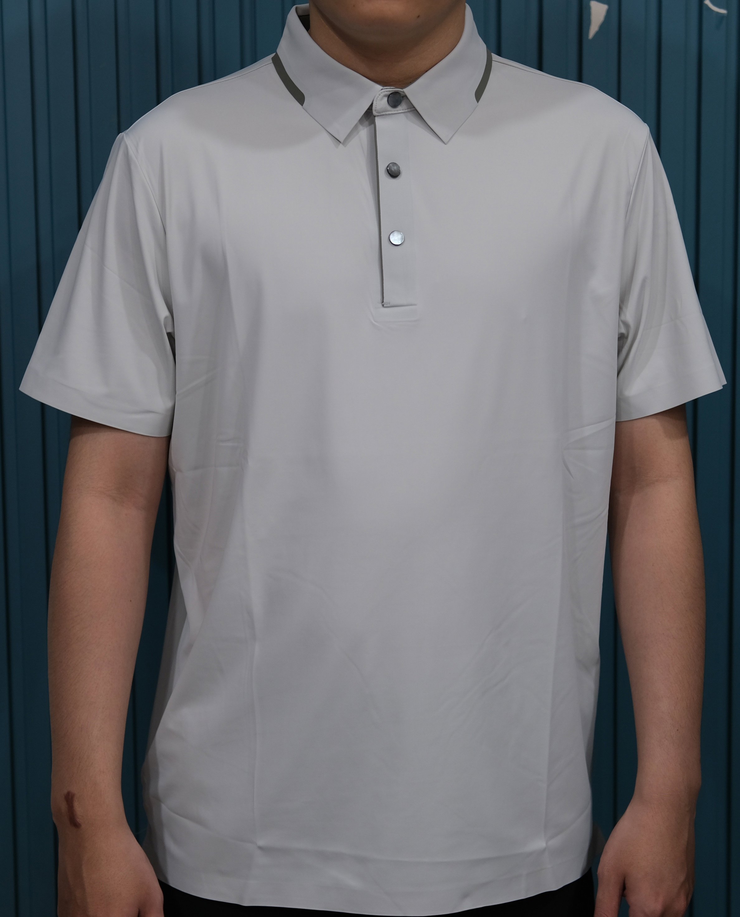 Polo Ngắn Tay Nam trên nền trung tính